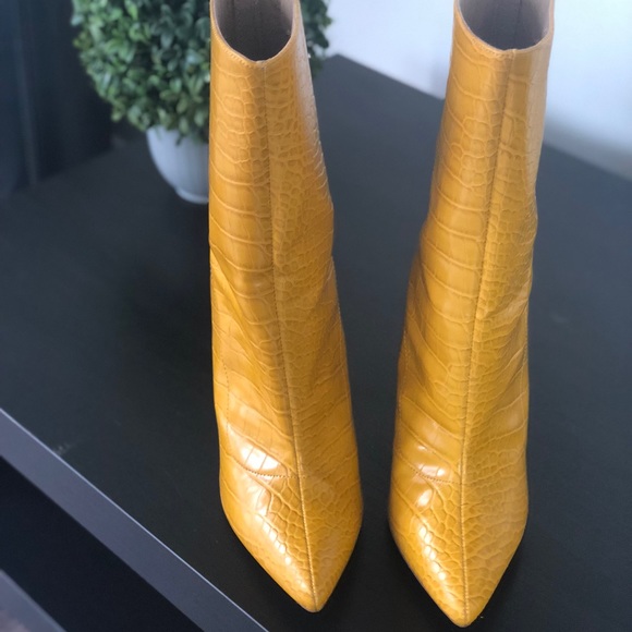 YELLOW CROC HEELS - Picture 7 of 8